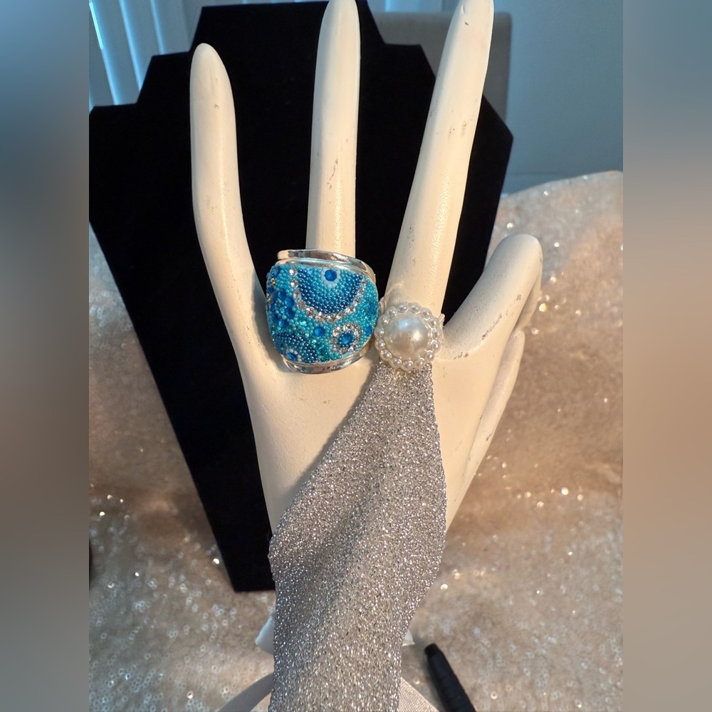 Sterling Silver Blue Crystal Dome Ring - Picture 6 of 9